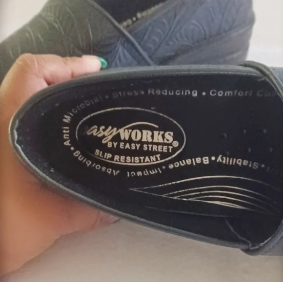 Easy works slip resistant shoes - Picture 5 of 5